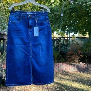 NWT Denim Button Front Denim Skirt - Size M